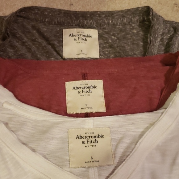 Abercrombie & Fitch Tops - Abercrombie & Fitch vneck bundle